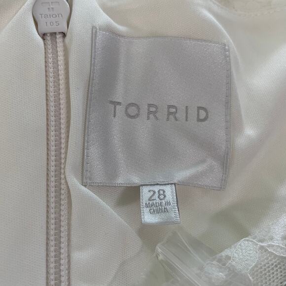 Torrid NWT Special Occasion Ivory Lace Off Shoulder Bodycon Dress Size 28 - Picture 5 of 14
